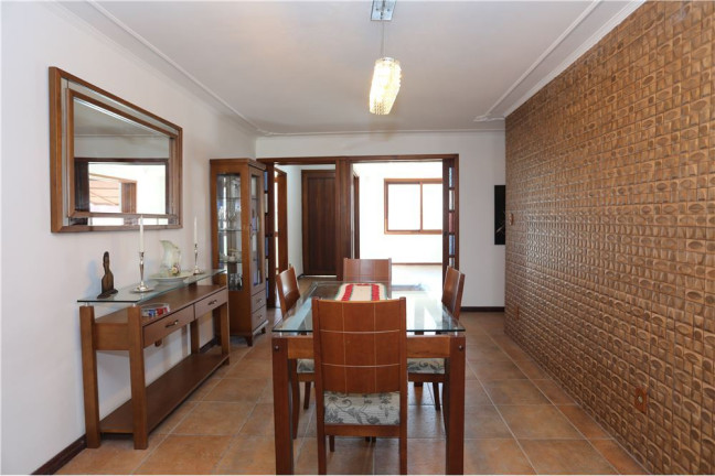 Imagem Casa com 5 Quartos à Venda,  em Jardim Itu - Porto Alegre
