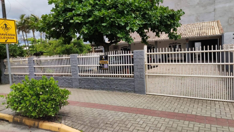 Casa com 3 Quartos à Venda, 100 m² em Perequê - Porto Belo