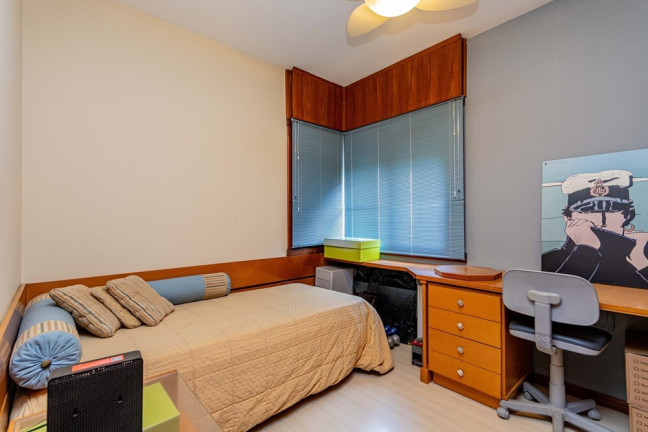 Imagem Apartamento com 3 Quartos à Venda, 157 m² em Rio Branco - Porto Alegre Imagem Apartamento com 3 Quartos à Venda, 157 m² em Rio Branco - Porto Alegre
