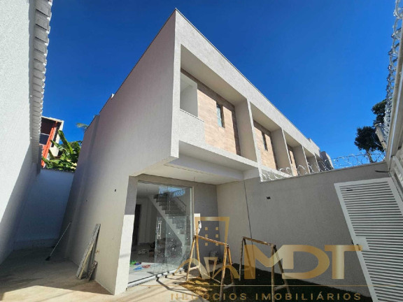 Imagem Casa com 2 Quartos à Venda, 130 m² em Planalto - Belo Horizonte