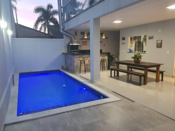Casa de Condomínio com 3 Quartos à Venda,  em Vila Santa Isabel - Taubaté