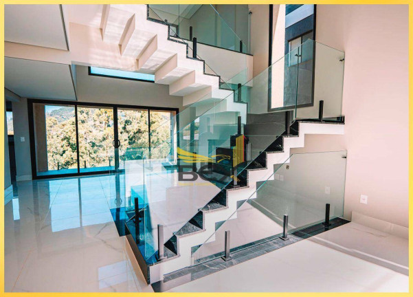 Imagem Casa com 3 Quartos à Venda, 340 m² em Chácara Estela - Santana De Parnaíba Imagem Casa com 3 Quartos à Venda, 340 m² em Chácara Estela - Santana De Parnaíba