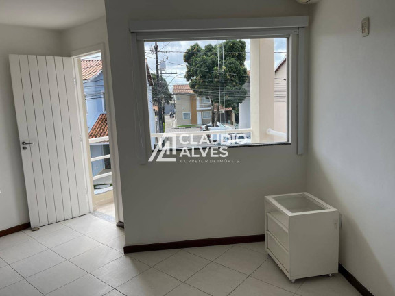Imagem Casa com 3 Quartos à Venda, 130 m² em Feira De Santana