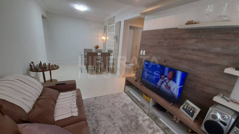 Imagem Apartamento com 2 Quartos à Venda, 61 m² em Centro - Itajaí