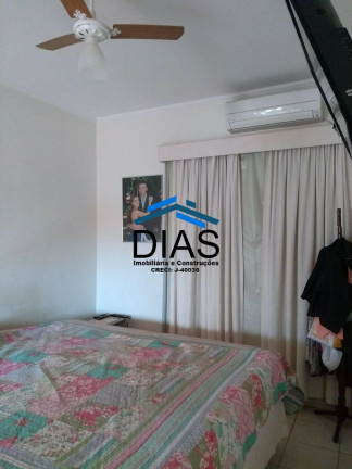 Imagem Casa com 3 Quartos à Venda, 210 m² em Centro - Araraquara Imagem Casa com 3 Quartos à Venda, 210 m² em Centro - Araraquara
