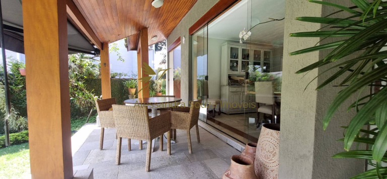 Imagem Casa com 4 Quartos à Venda, 560 m² em Aldeia Da Serra - Barueri Imagem Casa com 4 Quartos à Venda, 560 m² em Aldeia Da Serra - Barueri