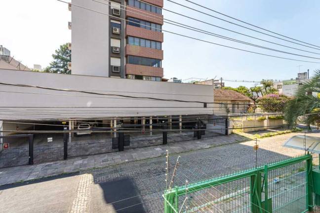 Imagem Imóvel com 2 Quartos à Venda,  em Passo Da Areia - Porto Alegre