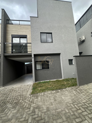 Sobrado com 3 Quartos à Venda, 124 m² em Uberaba - Curitiba