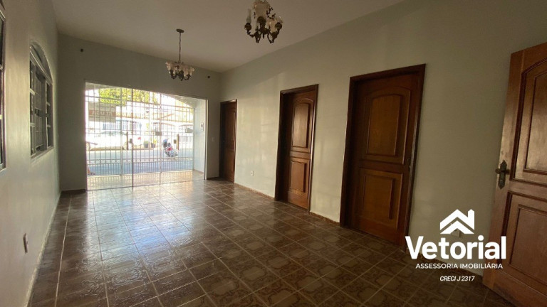 Imagem Sobrado com 3 Quartos para Alugar, 170 m² em Sandra Regina - Barreiras Imagem Sobrado com 3 Quartos para Alugar, 170 m² em Sandra Regina - Barreiras