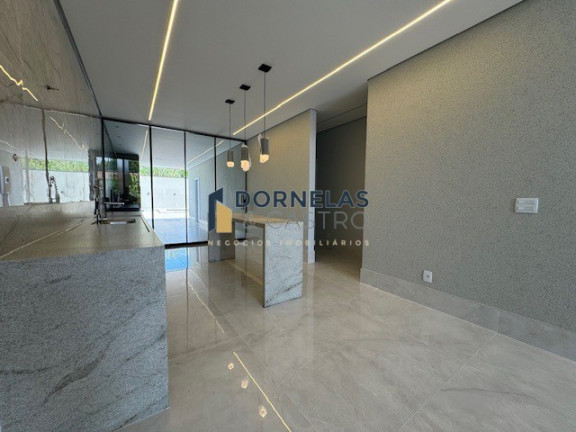 Imagem Casa com 3 Quartos à Venda, 400 m² em Guará I - Brasília Imagem Casa com 3 Quartos à Venda, 400 m² em Guará I - Brasília