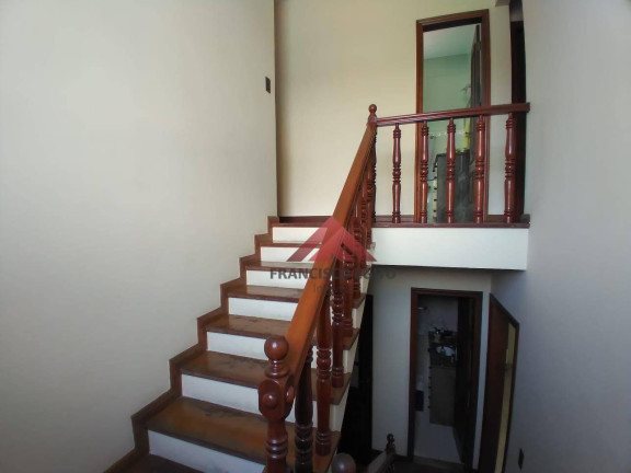 Imagem Casa com 3 Quartos à Venda, 82 m² em Centro - São Gonçalo Imagem Casa com 3 Quartos à Venda, 82 m² em Centro - São Gonçalo