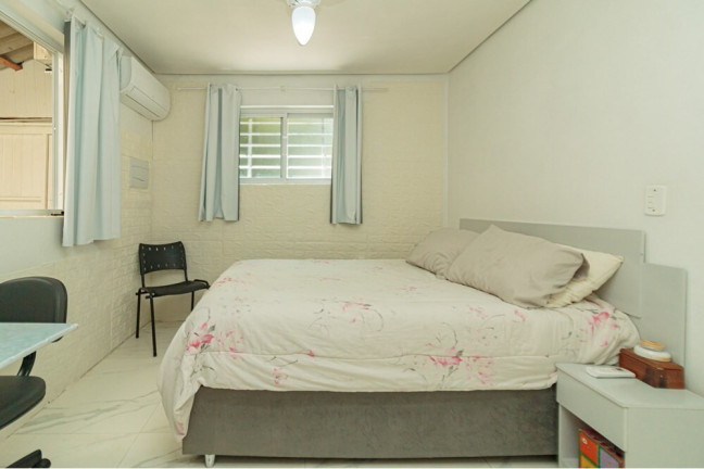 Imagem Casa com 3 Quartos à Venda, 177 m² em Menino Deus - Porto Alegre Imagem Casa com 3 Quartos à Venda, 177 m² em Menino Deus - Porto Alegre