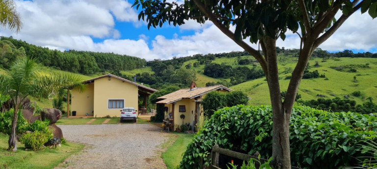 Imagem Chácara com 3 Quartos à Venda, 24.000 m² em Pedra Bela