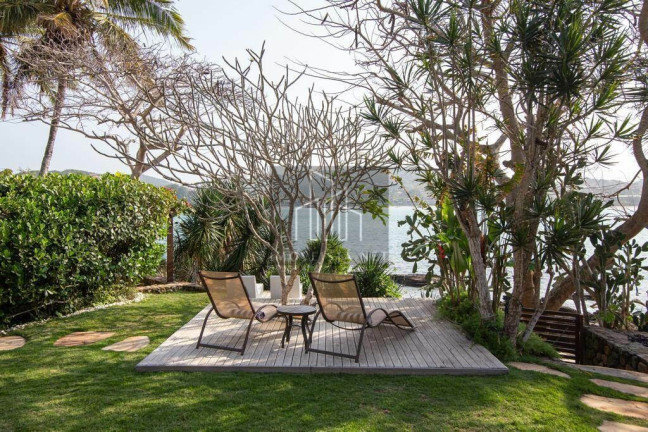 Imagem Casa com 9 Quartos à Venda, 434 m² em Ferradura - Armação Dos Búzios