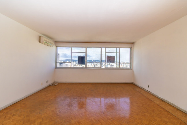 Imagem Imóvel com 3 Quartos à Venda, 174 m² em Centro Histórico - Porto Alegre Imagem Imóvel com 3 Quartos à Venda, 174 m² em Centro Histórico - Porto Alegre