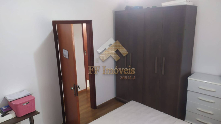 Imagem Casa com 4 Quartos à Venda, 250 m² em São Carlos