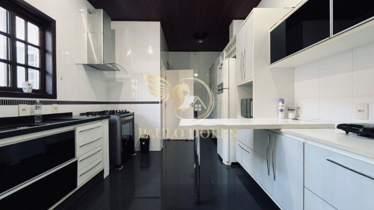 Imagem Casa com 4 Quartos à Venda, 298 m² em Centro - Ubatuba