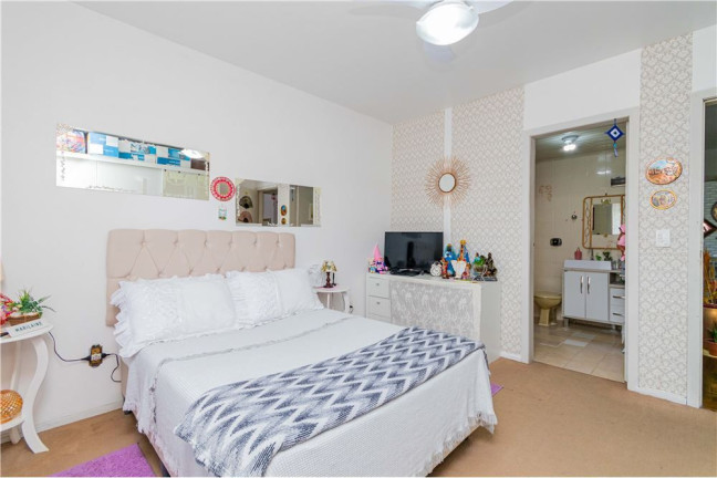 Imagem Imóvel com 3 Quartos à Venda, em Jardim Itu - Porto Alegre Imagem Imóvel com 3 Quartos à Venda, em Jardim Itu - Porto Alegre