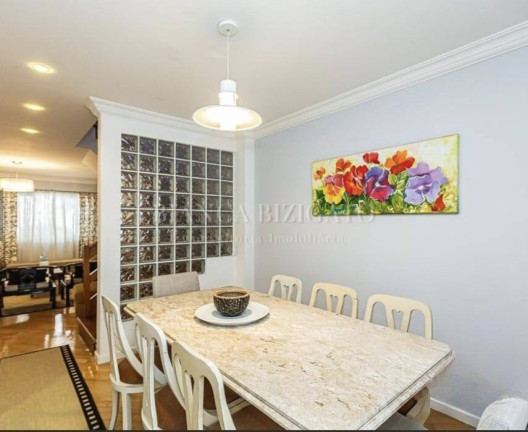 Imagem Casa com 4 Quartos à Venda, 225 m² em água Verde - Curitiba