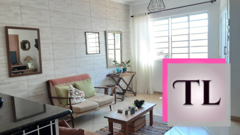 Imagem Casa com 2 Quartos à Venda, 220 m² em Loteamento Campo Das Aroeiras - Poços De Caldas