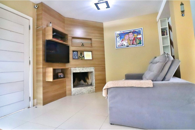Imagem Casa de Condomínio com 3 Quartos à Venda, 230 m² em Mário Quintana - Porto Alegre Imagem Casa de Condomínio com 3 Quartos à Venda, 230 m² em Mário Quintana - Porto Alegre