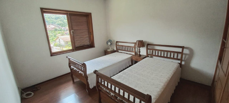 Imagem Casa com 6 Quartos à Venda, 430 m² em Barra Do Imbuí - Teresópolis