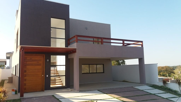 Sobrado com 3 Quartos à Venda, 300 m² em Alto Do Cardoso - Pindamonhangaba