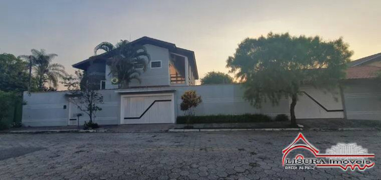 Casa com 4 Quartos à Venda, 425 m² em Jardim Santa Maria - Jacareí