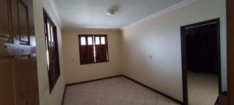 Imagem Casa com 5 Quartos à Venda, 700 m² em Cajazeiras V - Salvador Imagem Casa com 5 Quartos à Venda, 700 m² em Cajazeiras V - Salvador