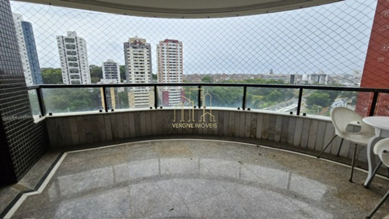 Imóvel com 4 Quartos à Venda, 215 m² em Candeal - Salvador