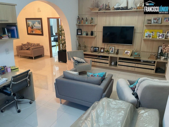 Imagem Casa com 3 Quartos à Venda, 385 m² em Setor Central - Goiânia