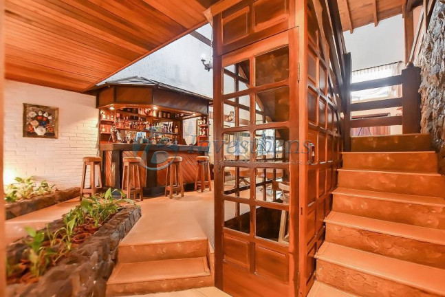 Imagem Casa com 5 Quartos à Venda, 480 m² em Ahú - Curitiba