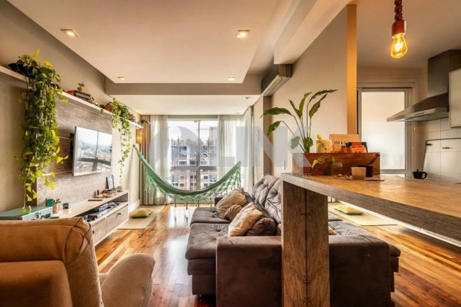 Apartamento com 2 Quartos à Venda, 70 m² em Passo Da Areia - Porto Alegre