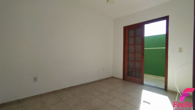 Imagem Apartamento com 1 Quarto para Alugar, 28 m² em Rio Tavares - Florianópolis