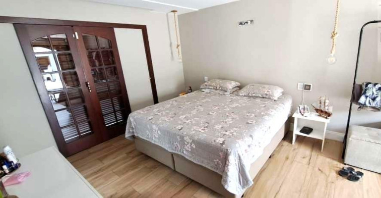 Imagem Casa com 3 Quartos à Venda, 472 m² em Tijuca - Teresópolis Imagem Casa com 3 Quartos à Venda, 472 m² em Tijuca - Teresópolis