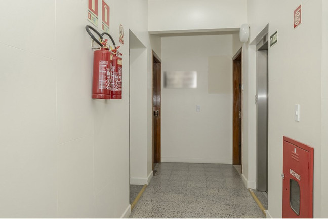 Imagem Sala Comercial à Venda, 47 m² em Centro Histórico - Porto Alegre Imagem Sala Comercial à Venda, 47 m² em Centro Histórico - Porto Alegre