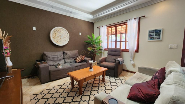 Imagem Casa com 4 Quartos à Venda, 152 m² em Fazendinha - Teresópolis