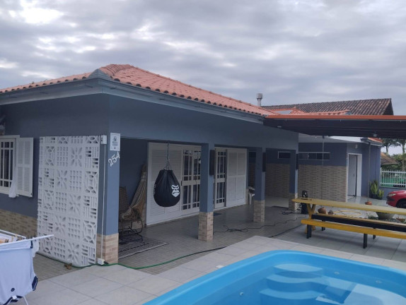 Casa com 3 Quartos à Venda,  em Pinheiros - Balneário Barra Do Sul