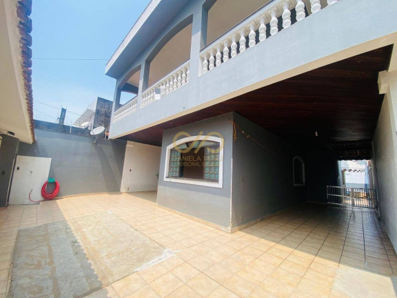 Sobrado com 4 Quartos à Venda, 276 m² em Caiçara - Praia Grande