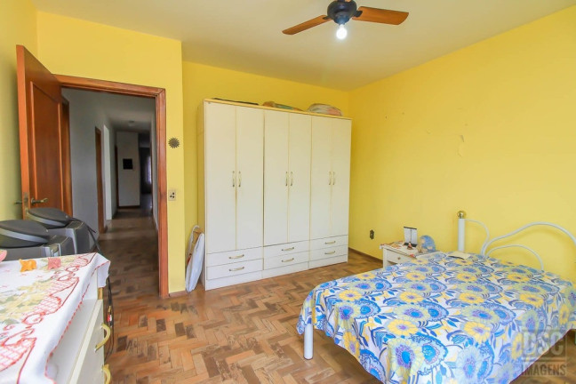 Imagem Casa com 3 Quartos à Venda, 299 m² em Glória - Porto Alegre