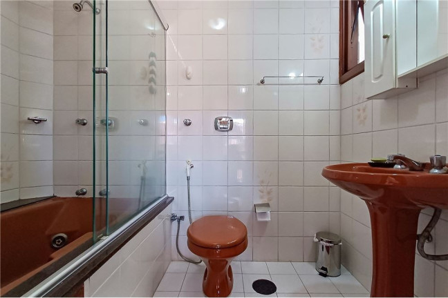 Imagem Imóvel com 2 Quartos à Venda, 151 m² em Bom Jesus - Porto Alegre Imagem Imóvel com 2 Quartos à Venda, 151 m² em Bom Jesus - Porto Alegre