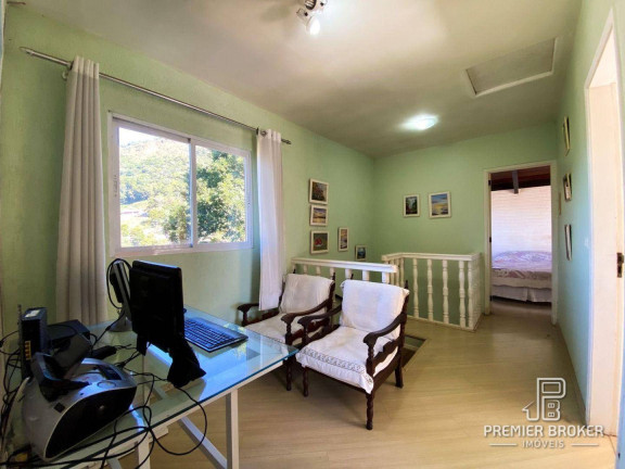 Imagem Casa com 4 Quartos à Venda, 213 m² em Iucas - Teresópolis
