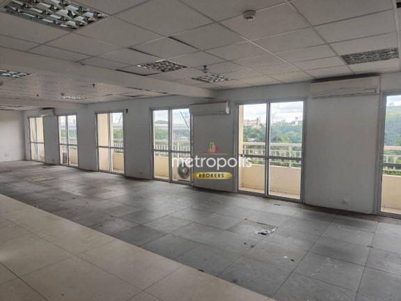 Sala Comercial à Venda ou Locação, 135 m² em Chácara Santo Antônio - São Paulo