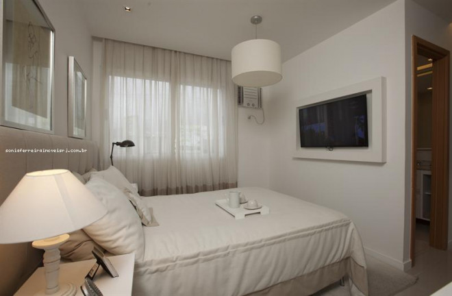 Imagem Apartamento com 2 Quartos à Venda, em Recreio Dos Bandeirantes - Rio De Janeiro Imagem Apartamento com 2 Quartos à Venda, em Recreio Dos Bandeirantes - Rio De Janeiro