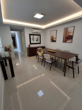 Imagem Apartamento com 3 Quartos à Venda, 143 m² em Centro - Balneário Camboriú Imagem Apartamento com 3 Quartos à Venda, 143 m² em Centro - Balneário Camboriú