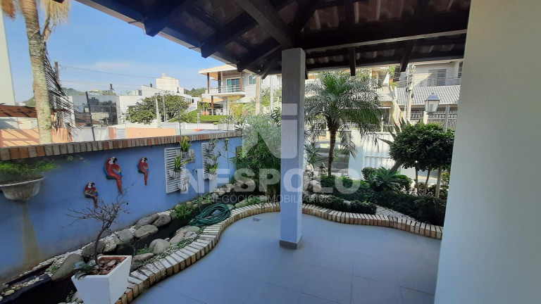 Imagem Casa com 3 Quartos à Venda, 348 m² em Praia Dos Amores - Balneario Camboriu