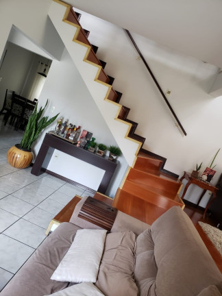 Imagem Casa com 3 Quartos à Venda, 200 m² em Iririú - Joinville