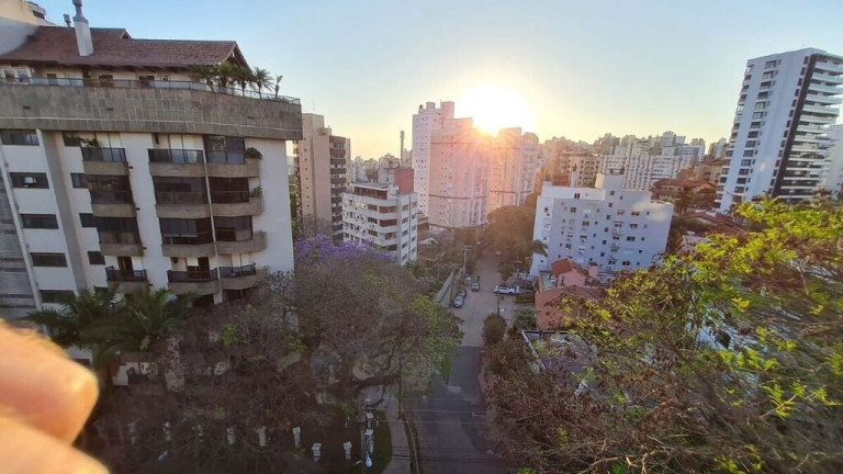 Imagem Cobertura com 3 Quartos à Venda, 197 m² em Petrópolis - Porto Alegre