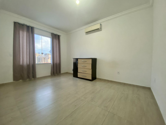 Imagem Sobrado com 3 Quartos à Venda, 150 m² em Potecas - São José Imagem Sobrado com 3 Quartos à Venda, 150 m² em Potecas - São José