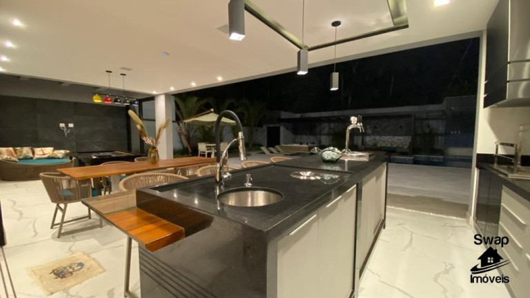 Imagem Casa com 6 Quartos à Venda, em Riviera - Bertioga Imagem Casa com 6 Quartos à Venda, em Riviera - Bertioga